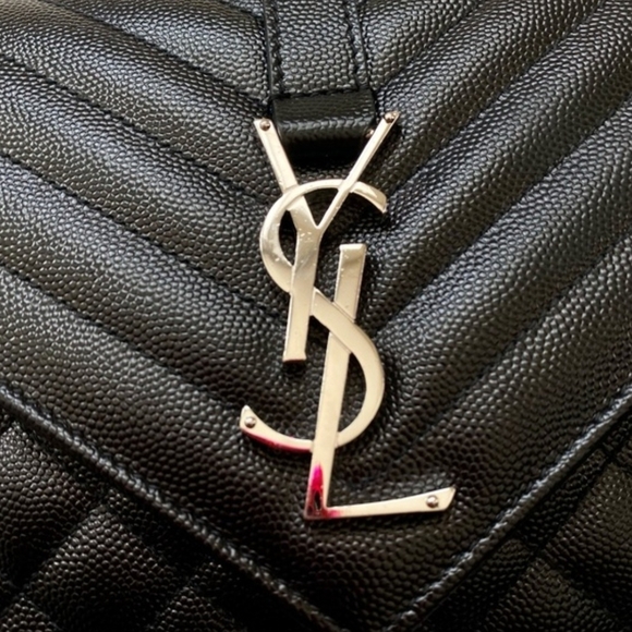 Yves Saint Laurent Black Quilted Leather Shoulder Bag - Picture 3 of 9
